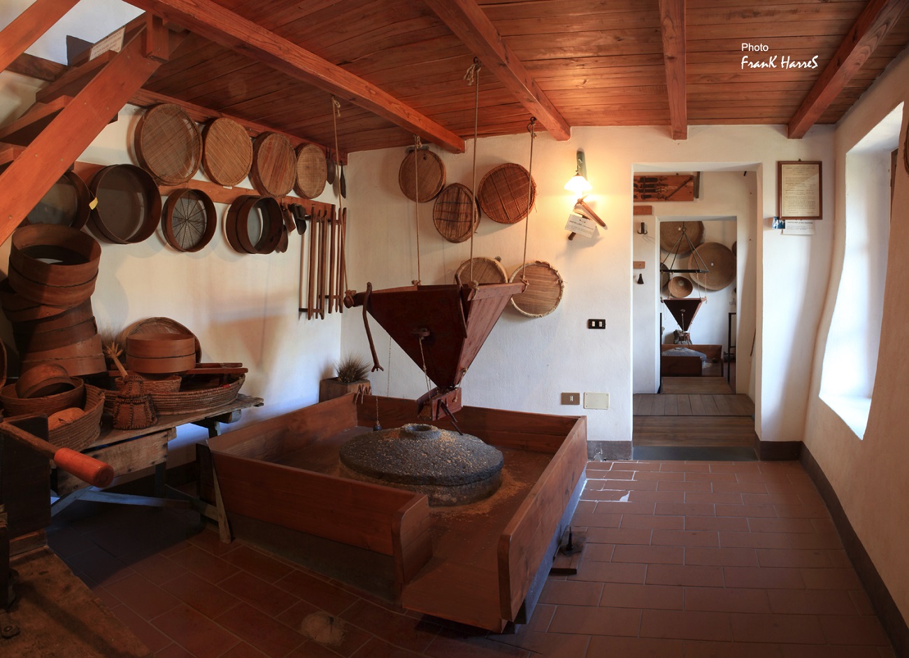 Visita alla casa dei ricordi dei fluminesi. Antico mulino ad acqua Licheri